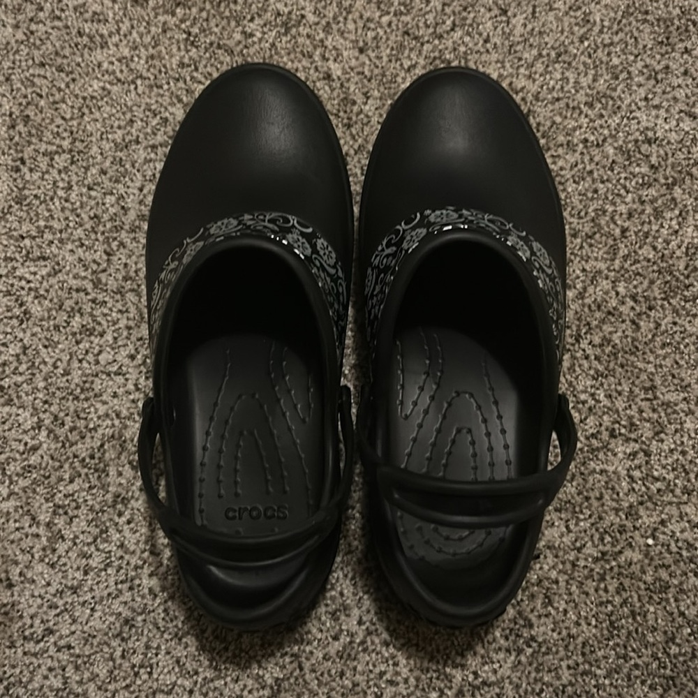 Crocs Clogs - Picture 4 of 5